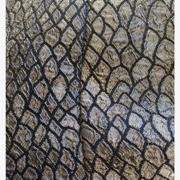 Sans Souci Grey Metallic Reptile Print High Waist Shorts Size Large - Picture 9 of 9